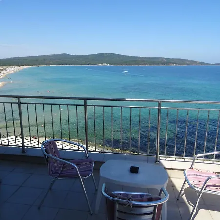 Dobrevi 招待所 4*