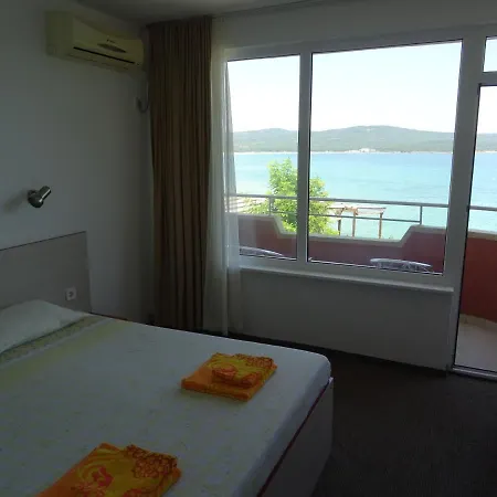 Casa de hóspedes Dobrevi 4*