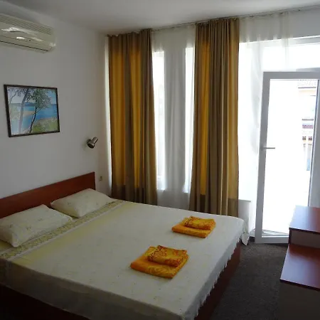 Casa de hóspedes Dobrevi 4*