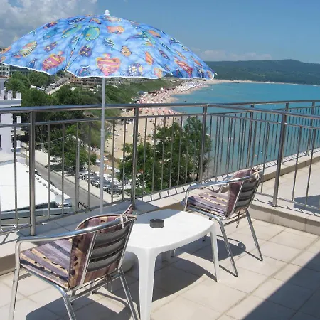 Dobrevi 招待所 4*