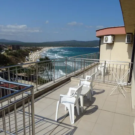 Casa de hóspedes Dobrevi 4*