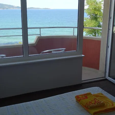 招待所 Dobrevi 4*