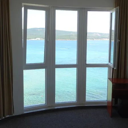 招待所 Dobrevi 4*