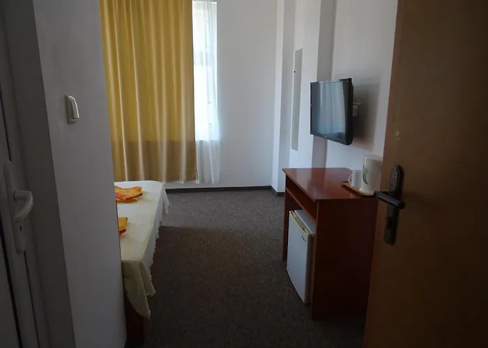 Dobrevi 招待所 4*