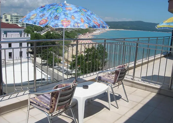 Dobrevi 招待所 4*