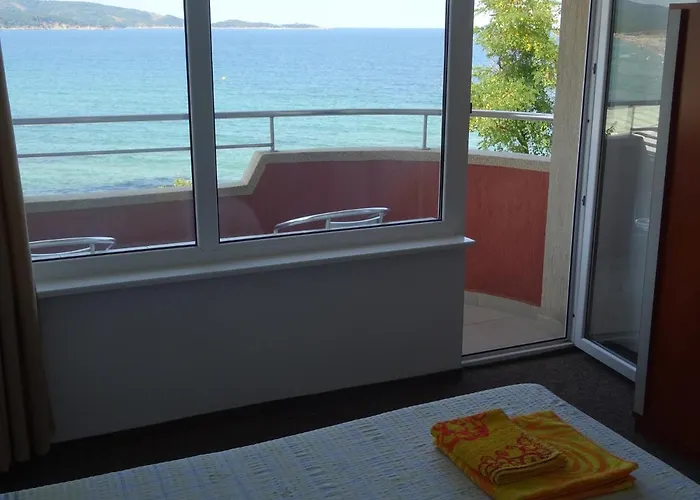 招待所 Dobrevi 4*