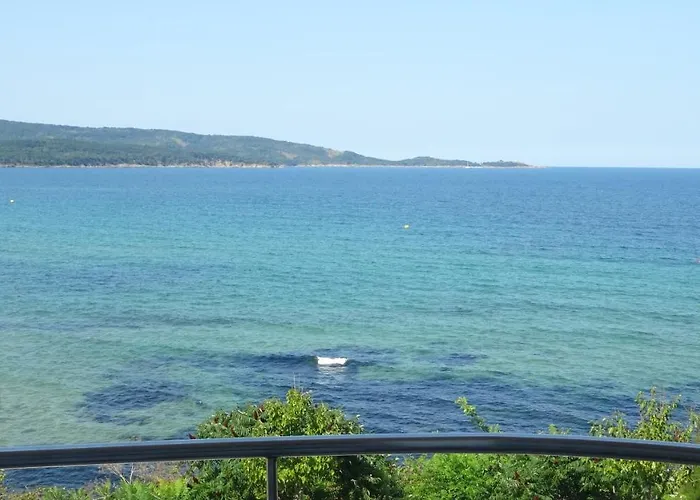 Dobrevi 招待所 4*