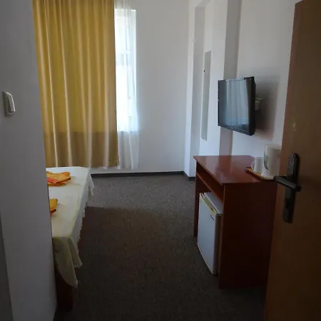 Dobrevi Gasthuis 4*