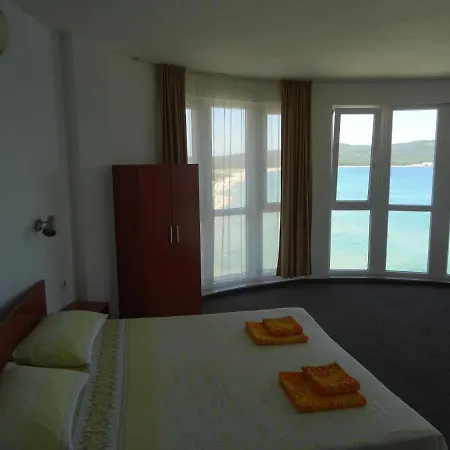 Dobrevi Pensionat 4*