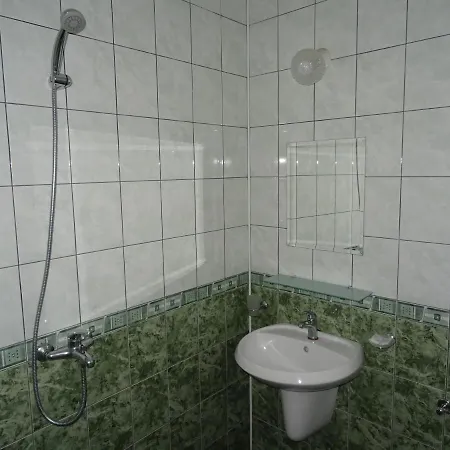 Dobrevi Gasthuis 4*