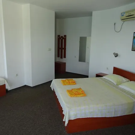 Πανσιόν Dobrevi 4*