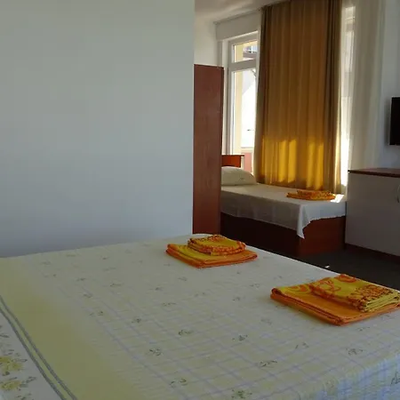 Gasthuis Dobrevi 4*
