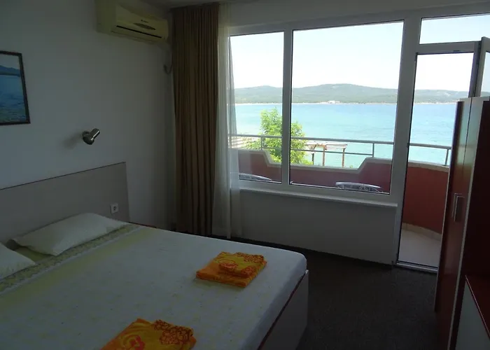 Guest house Dobrevi 4*