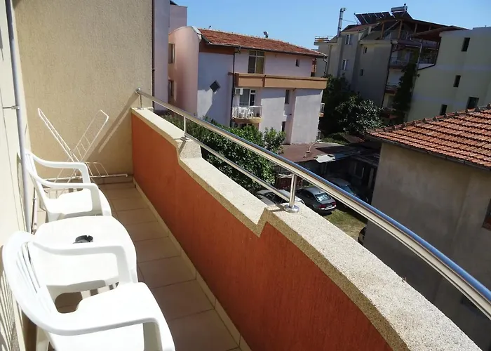 Guest house Dobrevi 4*